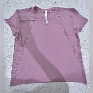 Lululemon train to be short sleeve size 10